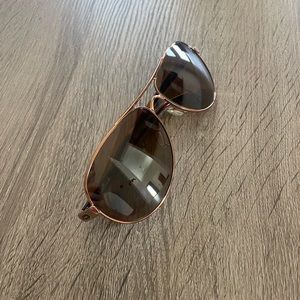 Women’s Oakley Sunglassess